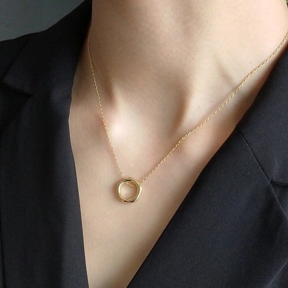 *NEW Vintage Gold Circle Pendant Chain Necklace C7 - Picture 2 of 6